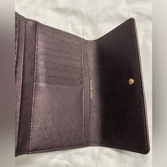 Michael Kors - TriFold Wallet - Picture 5 of 6